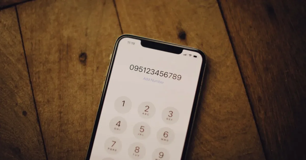 Mobil s vytočeným neznámym číslom