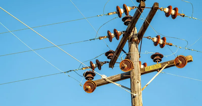 Stĺp elektrického vedenia